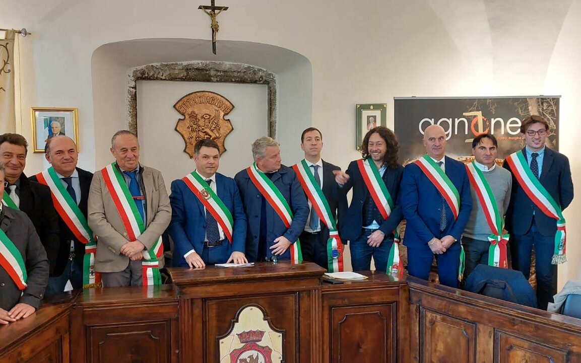 Immagine WhatsApp 2023-12-03 ore 14.17.53_77602333